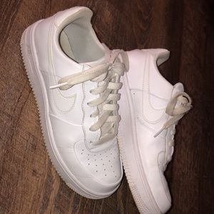 White Nike Air Force 1